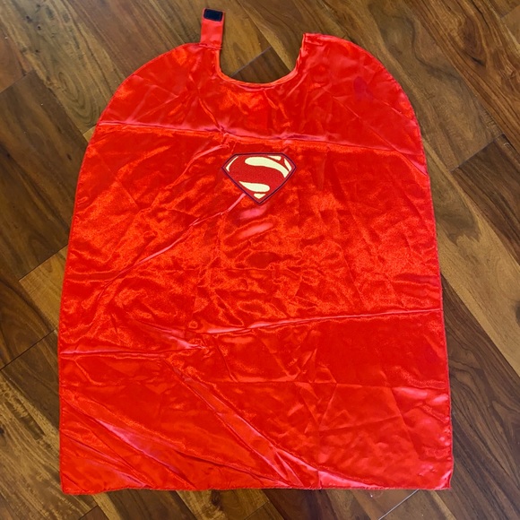 GUC Superman, Man of Steel Logo Red Satin Cape with Velcro Closure - Picture 7 of 14